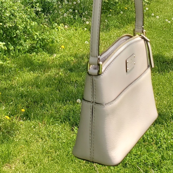 ♻️DONATED ♻️ Kate Spade Crossbody - Picture 6 of 8